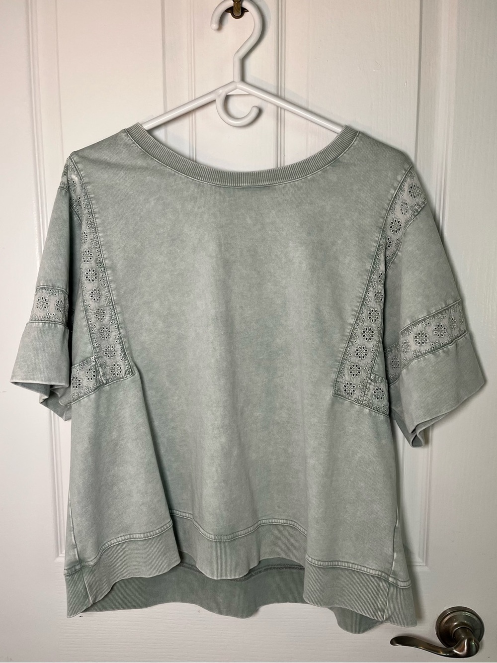 Jane & Delancey NWT Washed Sage Green Eyelet Lace Sleeve Sweatshirt - Size XL